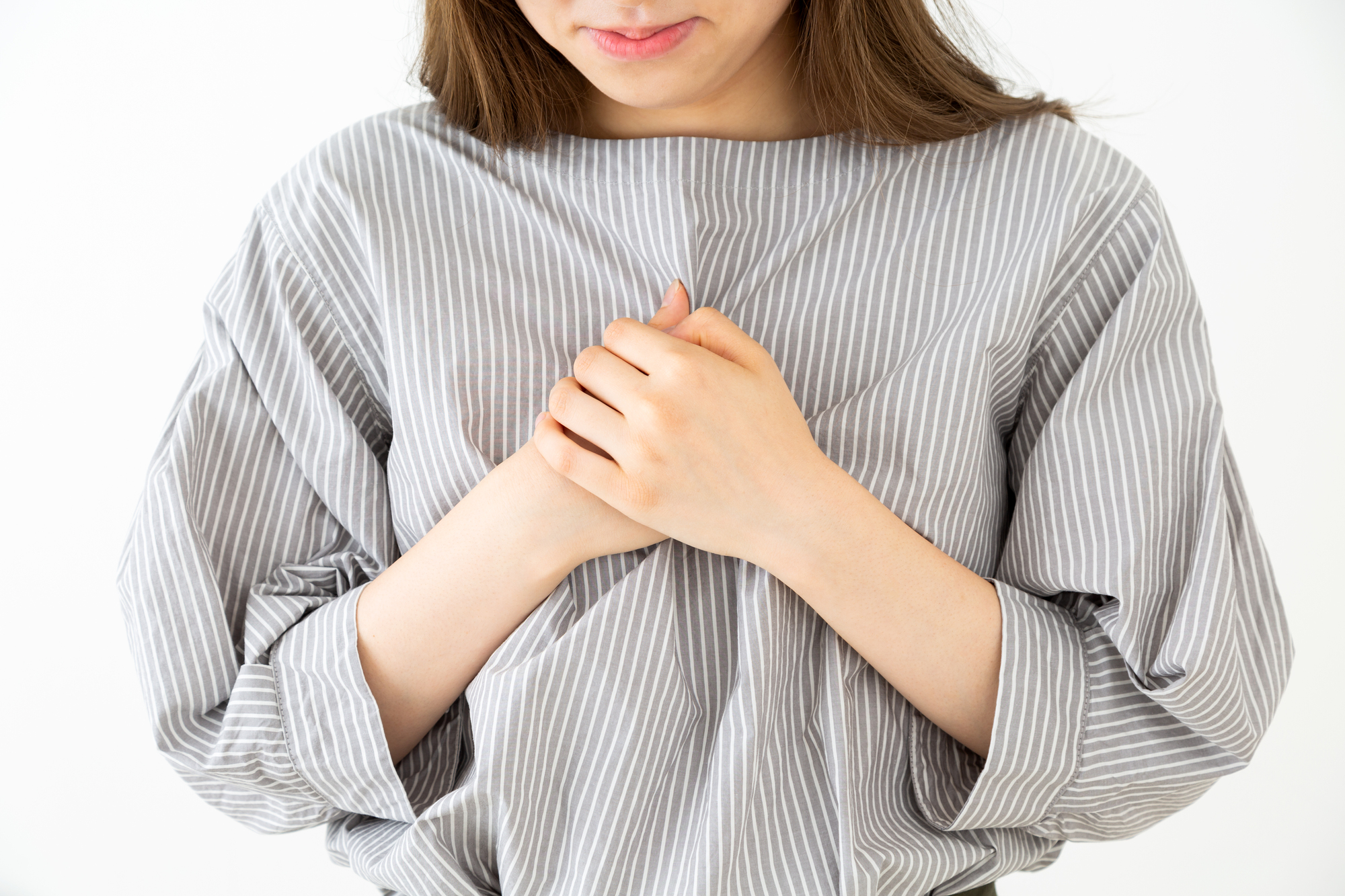 妊娠初期に胸が張る理由とそのほかの体の変化と症状を詳しく解説
