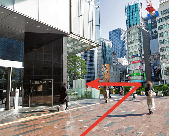 にしたんARTクリニック日本橋院へ東京駅から徒歩で向かう道順を説明した画像